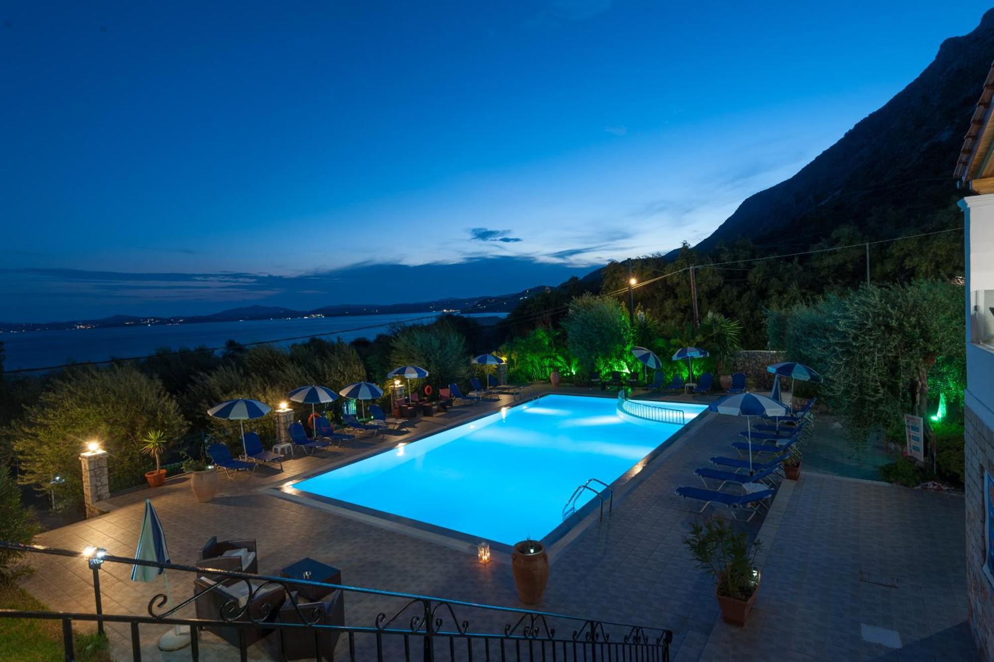 Crystal Blue Hotel, Barbati Buitenkant foto