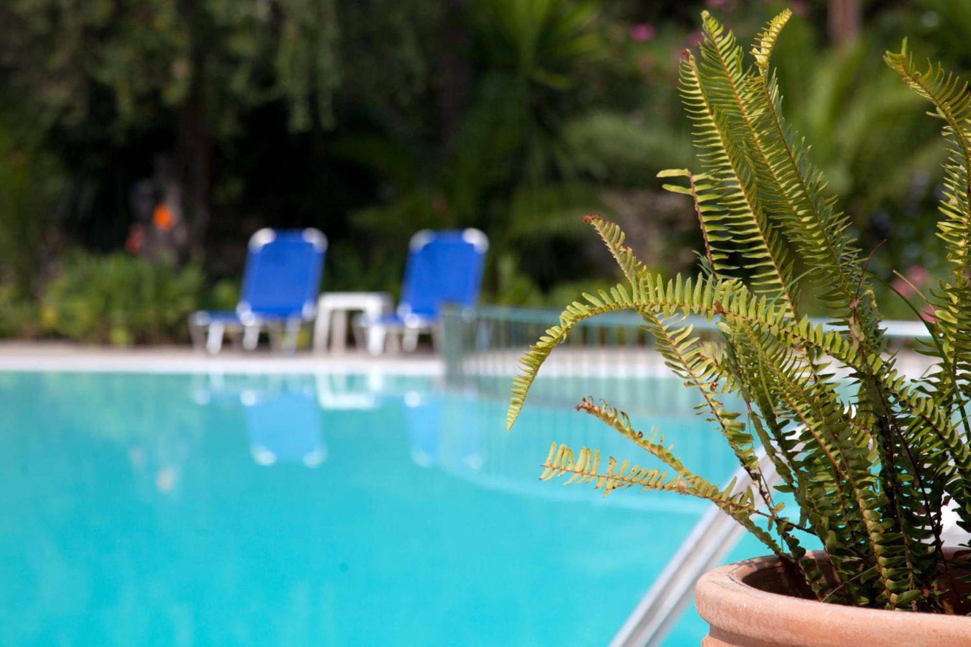 Crystal Blue Hotel, Barbati Buitenkant foto