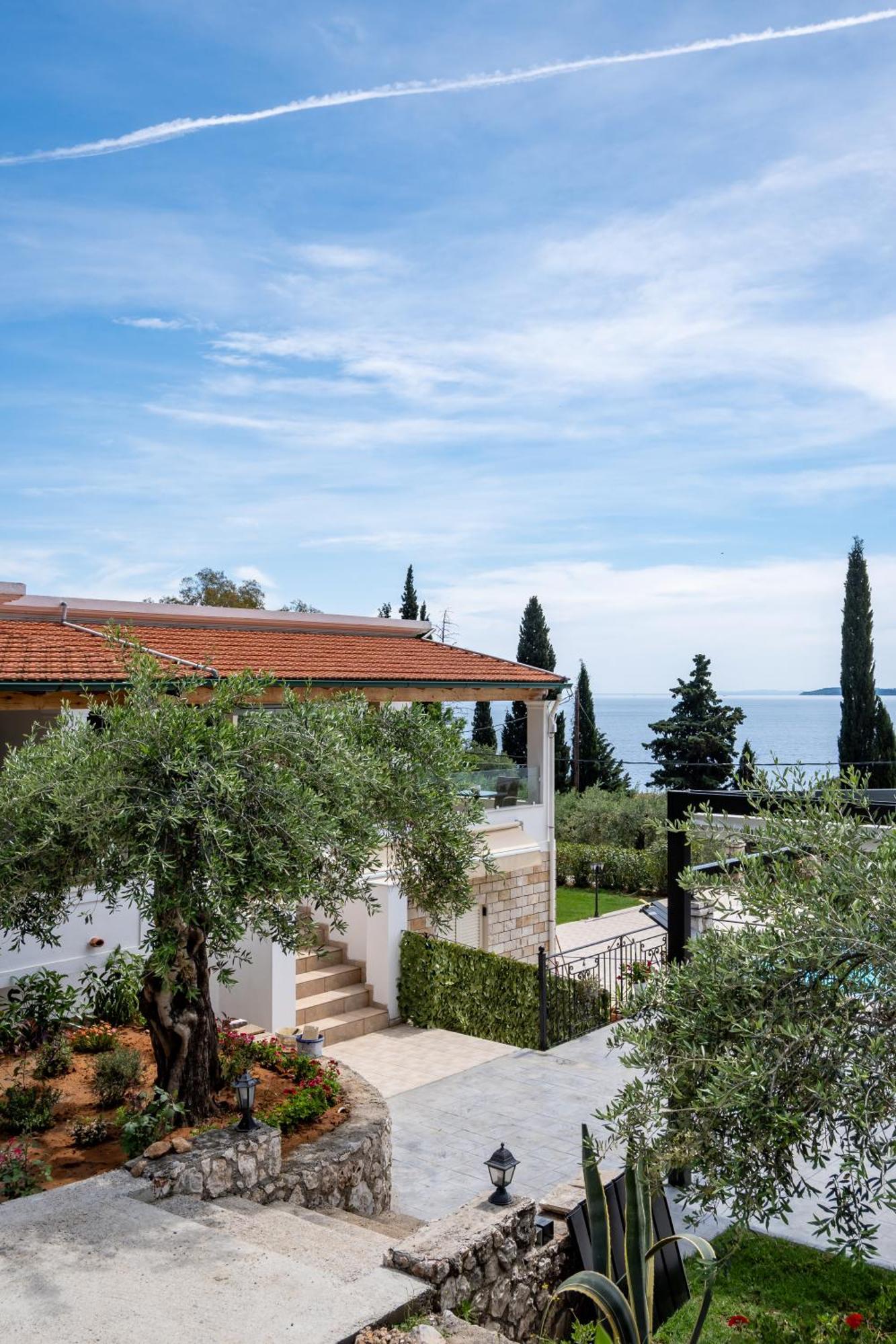 Crystal Blue Hotel, Barbati Buitenkant foto